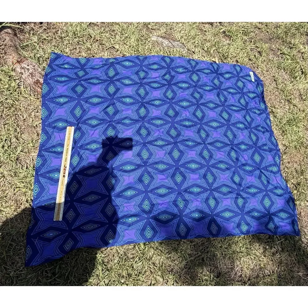 UNITED AIRLINES LIMITED EDITION PSYCHEDELIC BLANKET